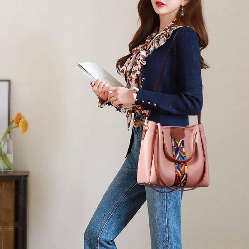 Versatile 4-In-1 Messenger Bag For Women - Fashionable & Spacious - Green