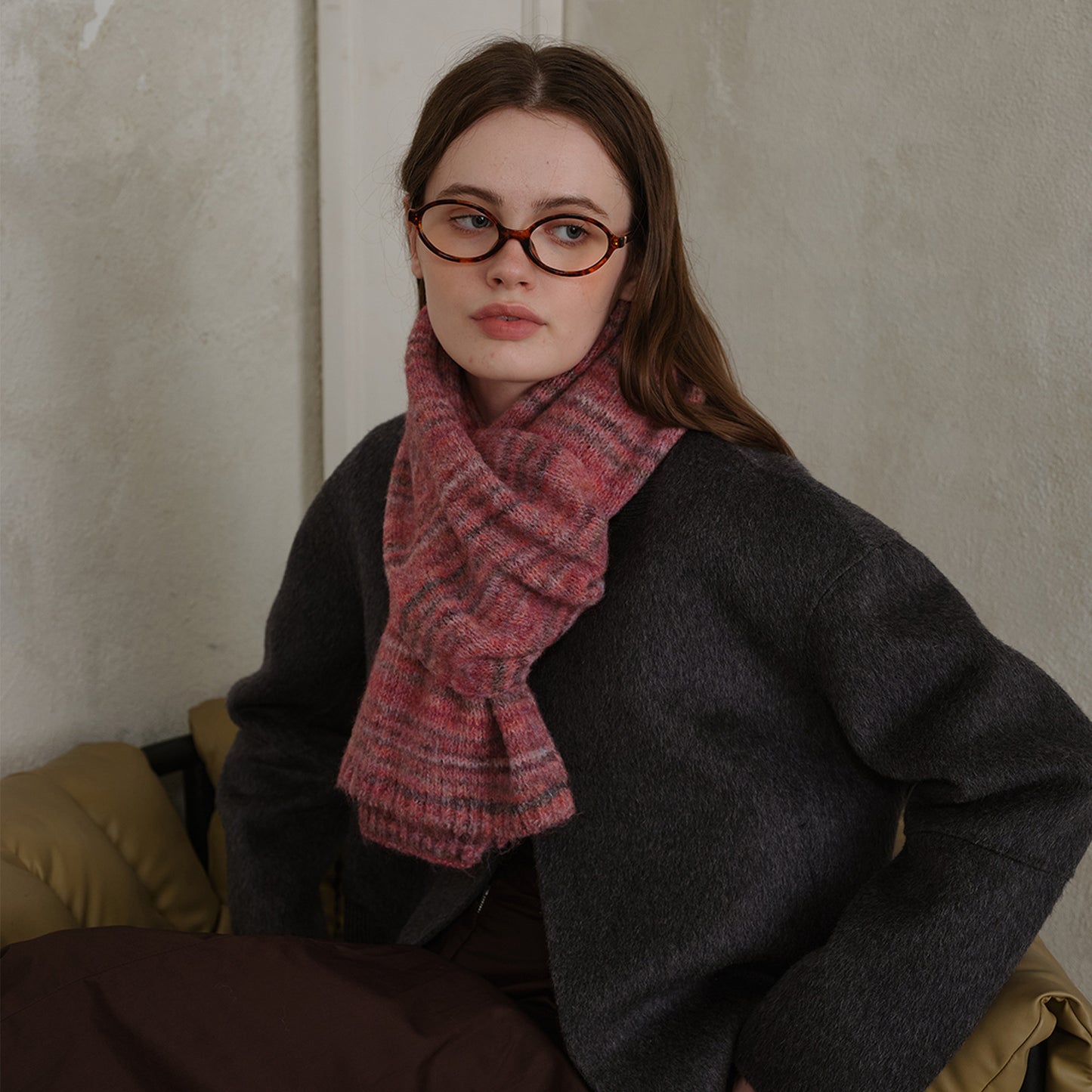 Pink Vintage Wool-Blend Knit Scarf - Warm and Stylish for Men and Women
